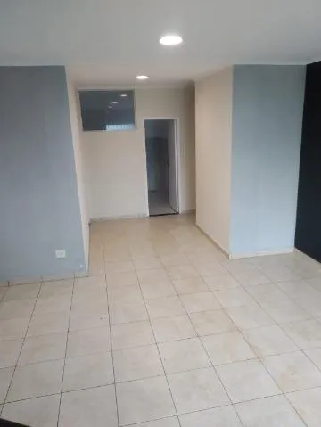 Imagem VENDA DE SALÃO COMERCIAL NO ALTO DO IPIRANGA, EM MOGI DAS CRUZES, aréa de 376m², garagem coberta e quintal com churrasqueira. CONSULTE-NOS.