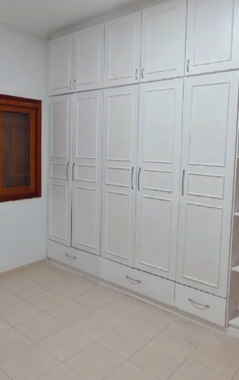 Imagem Linda Casa no Parque Village Castelo: Conforto, Lazer e Natureza