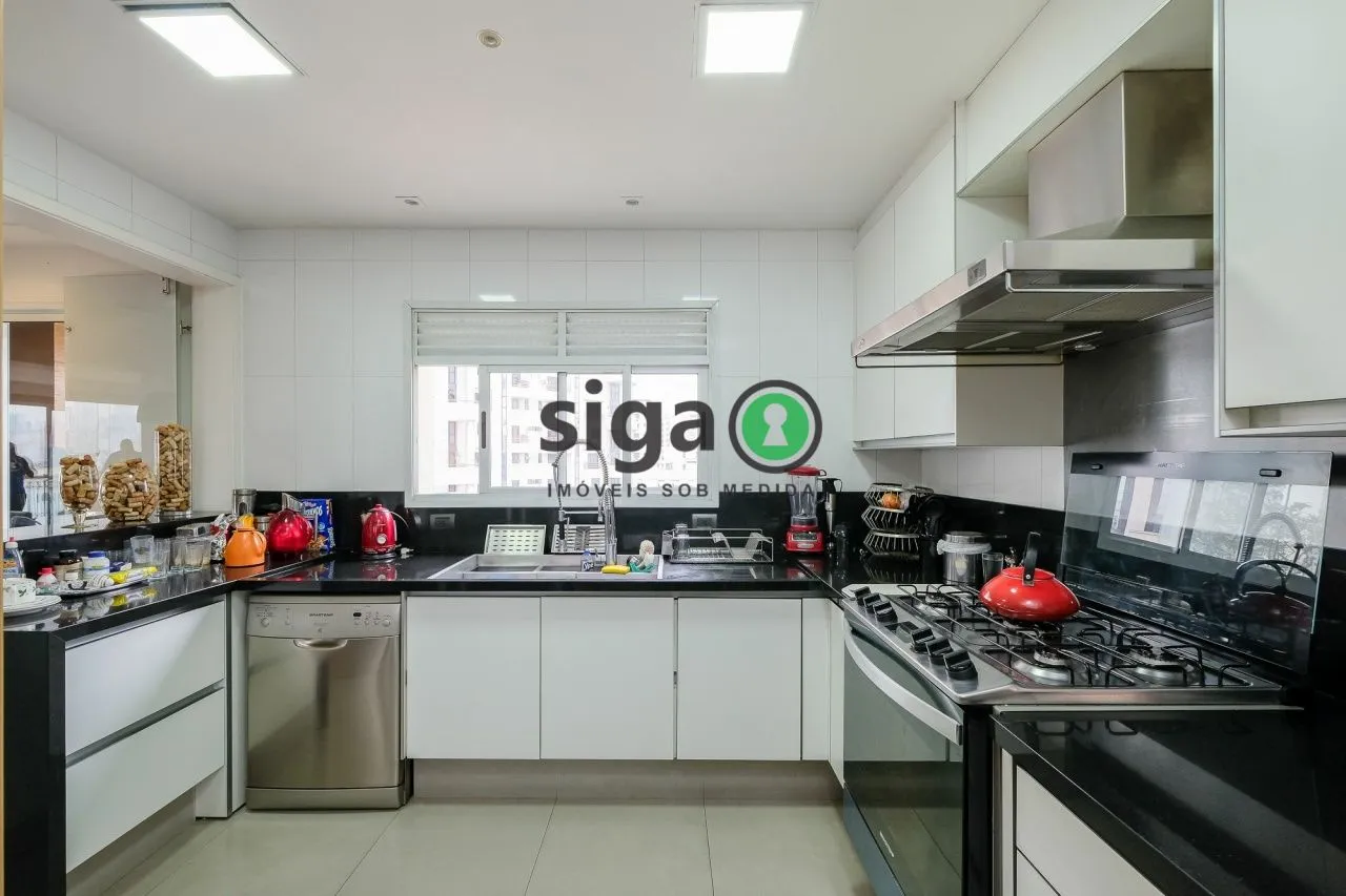 Imagem ITAIM BIBI: LUXO! 294/M², 03 SUÍTES, 05 VAGAS , LOCAÇÃO MOBILIADO.