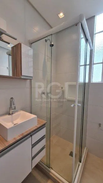 Imagem Apartamento 02 dormitórios com dependência e duas vagas no bairro São João.