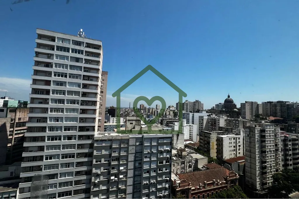 Imagem Descubra o seu novo lar em pleno coração de Porto Alegre! Este JK desocupado, localizado na Rua Ce...