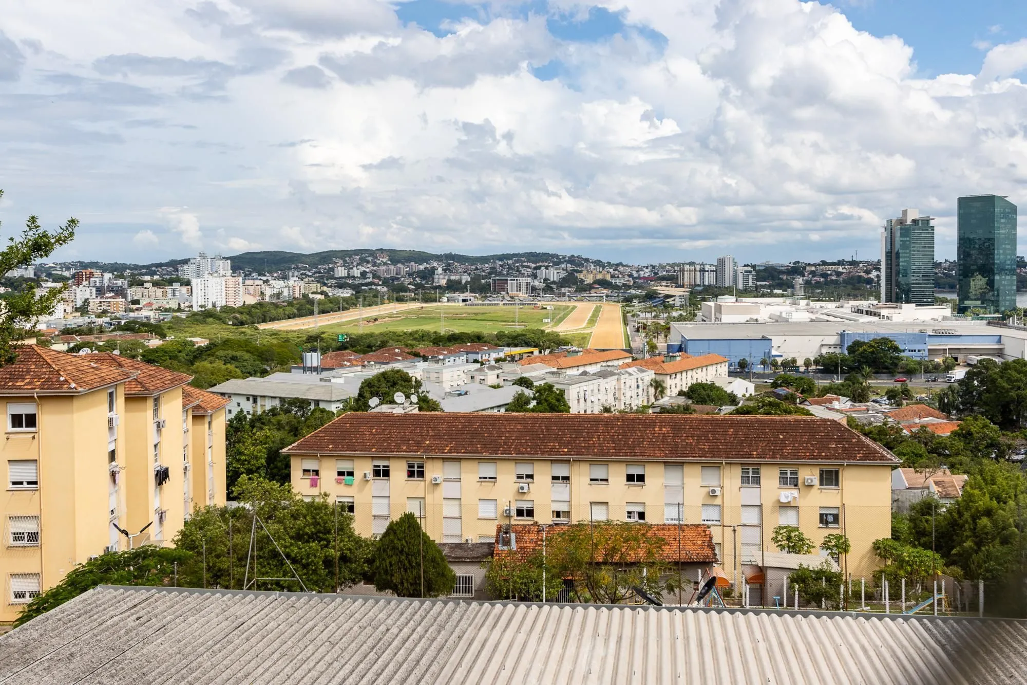Imagem Apartamento à venda, com 3 dorm, 2 suítes, 2 vagas - bairro Cristal