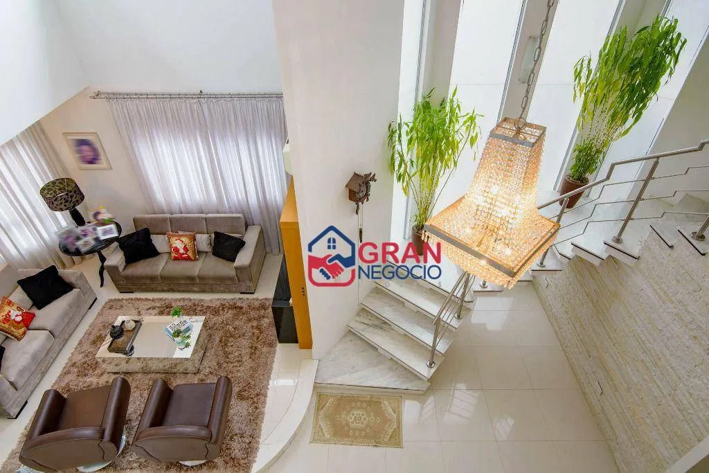 Imagem Casa de Alto Padrão à Venda - Santa Felicidade - Curitiba