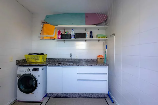 Imagem Apartamento com 2 demi suítes e 1 suíte, 2 vagas de garagem no Centro de Balneário Camboriú