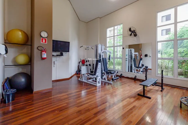 Imagem Apartamento à venda na Vila Romana, São Paulo-SP: 3 quartos, 1 suíte, 3 salas, 3 vagas de garagem!
