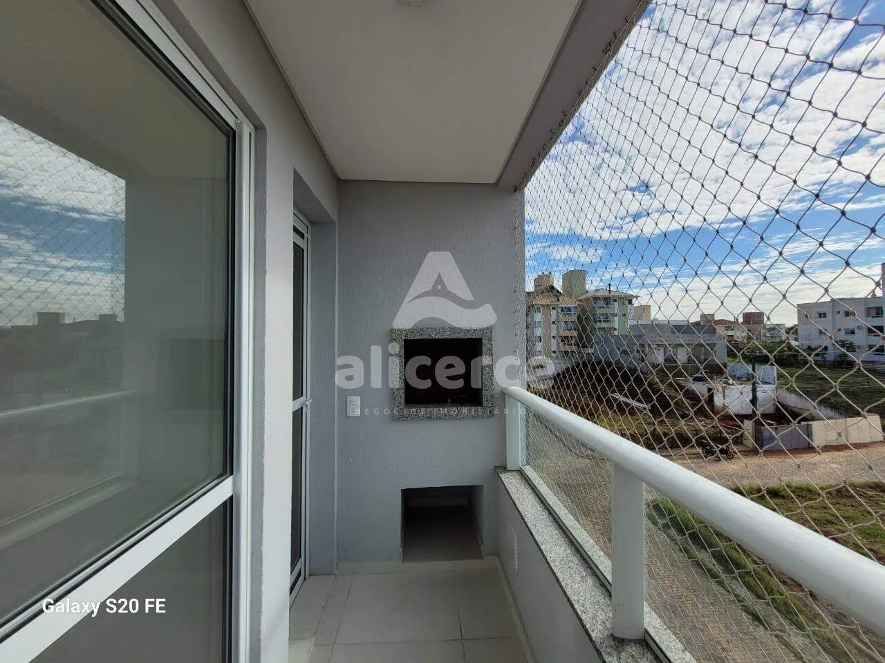 Imagem Apartamento á venda com 02 Dormitórios em Areias - São José -SC.