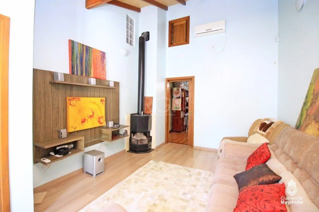 Imagem Casa para Venda - 240m², 4 dormitórios, sendo 3 suites, 6 vagas - Jardim Sabará