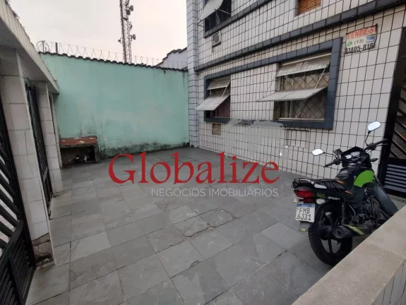 Imagem Apartamento térreo de 1 dormitório com quintal privativo para reforma no bairro do Macuco em Santos (SP) por R$.270.000,00 !