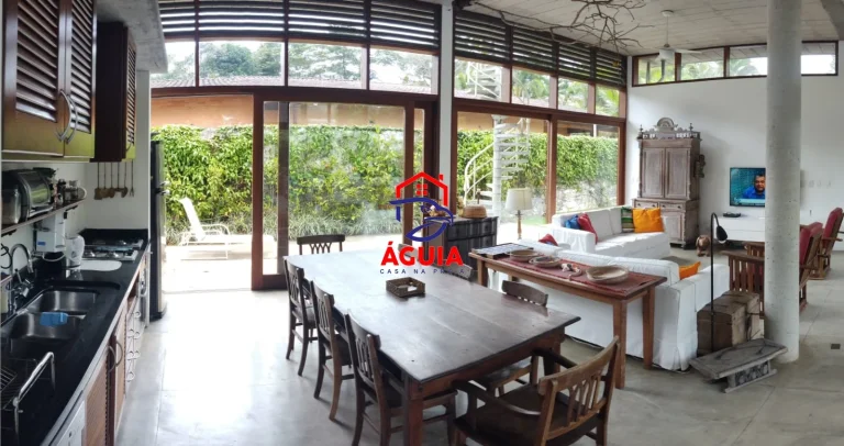 Imagem Lindíssima casa de condomínio na Domingas Dias pertinho da praia!!