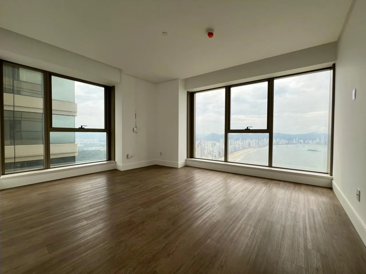 Imagem Apartamento com vista para o mar à venda com 530m2 por R$ 26.000.000,00