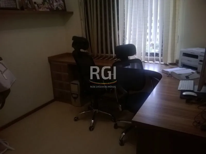 Imagem Apartamento para Venda - 68.28m², 3 dormitórios, 1 vaga - Sarandí
