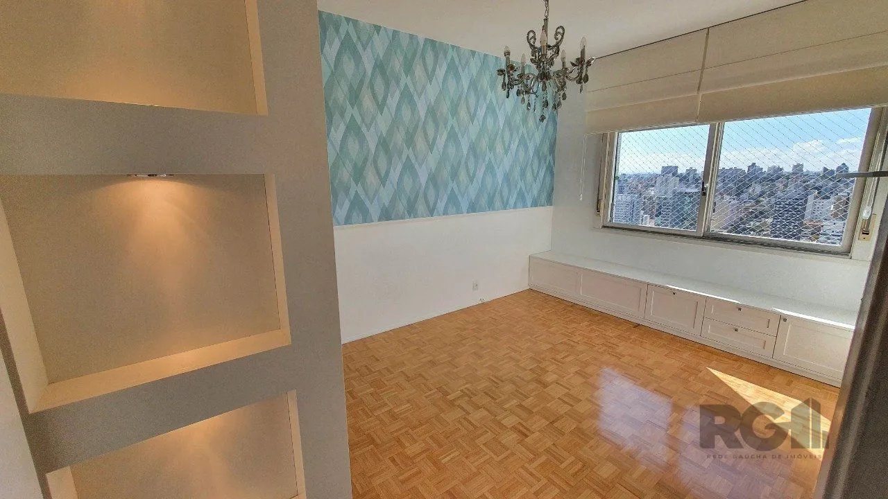 Imagem Apartamento com 4 quartos, vaga de garagem, no bairro Moinhos de Vento, Poa/RS