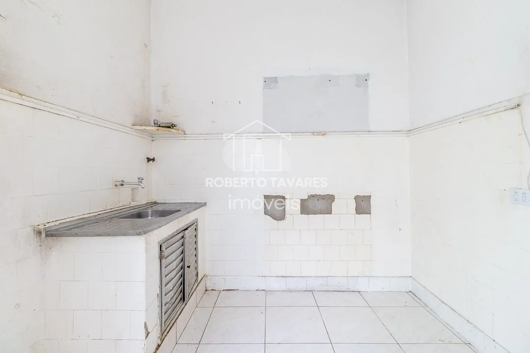 Imagem Prédio Bom Retiro - Com 2 andares, 4 aptos. de 90m² cada, 700 m² de área útil total, Loja no térreo com 300m².