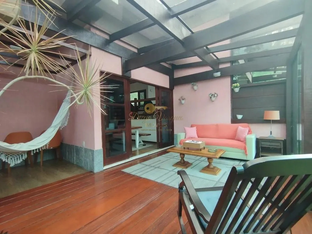 Imagem Casa em Condomínio para Venda em Teresópolis / RJ no bairro Granja Guarani