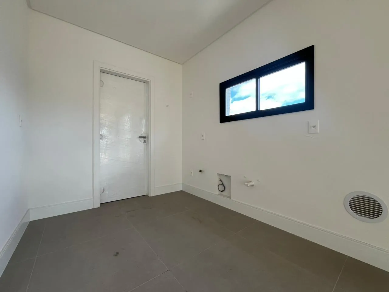 Imagem Apartamento com vista para o mar à venda com 137m2 por R$ 2.633.367,00