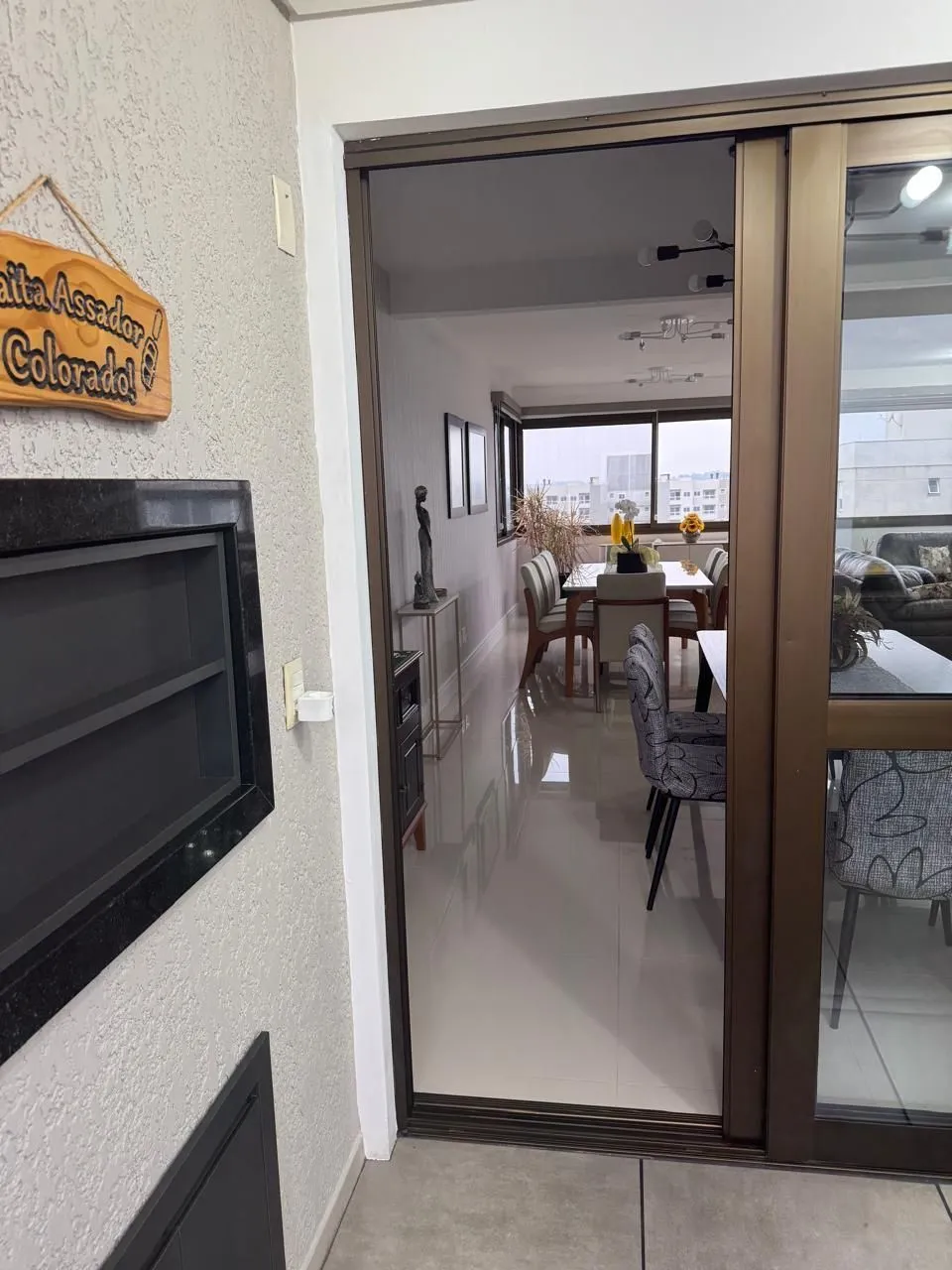 Imagem Semi-mobiliado, 3 dormitórios, 2 vagas lado a lado - Jardim Planalto