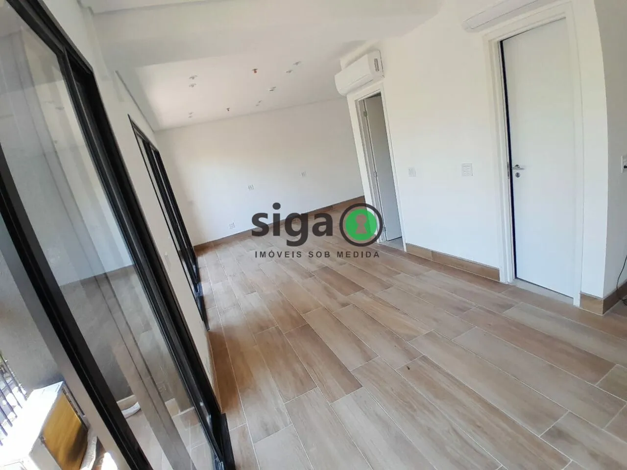 Imagem Sala Comercial para Locação no Butantã com 61m² de AU, 2 vagas , copa, banheiros, primeira locação