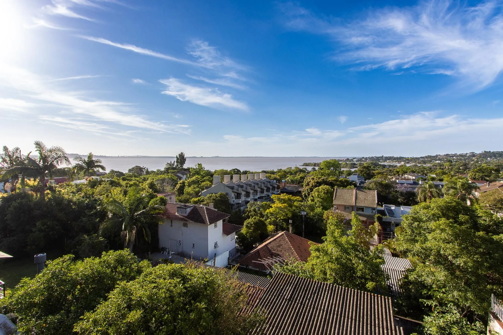 Imagem **Casa de 05 dormitórios, 03 suítes, 06 Banheiros, com 315,10m² privativos na Vila Conceição, Porto Alegre, RS**