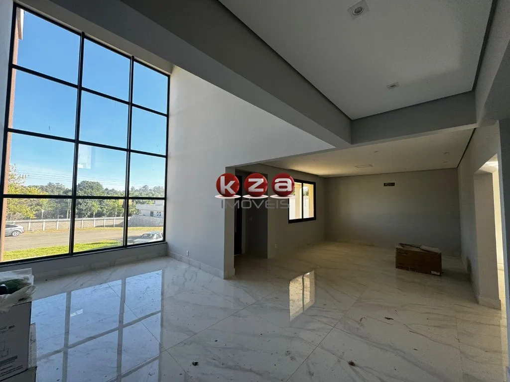 Imagem Casa de luxo para venda e locação em condomínio exclusivo de Valinhos-SP: 4 suítes, 3 salas, 6 banheiros, 4 vagas de garagem, 483m².