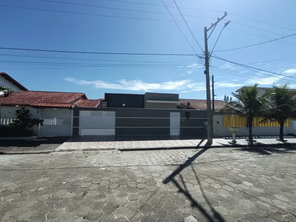 Imagem Casa para Venda em Itanhaém, Balneário Verde Mar, 3 dormitórios, 1 suíte, 3 banheiros, 4 vagas