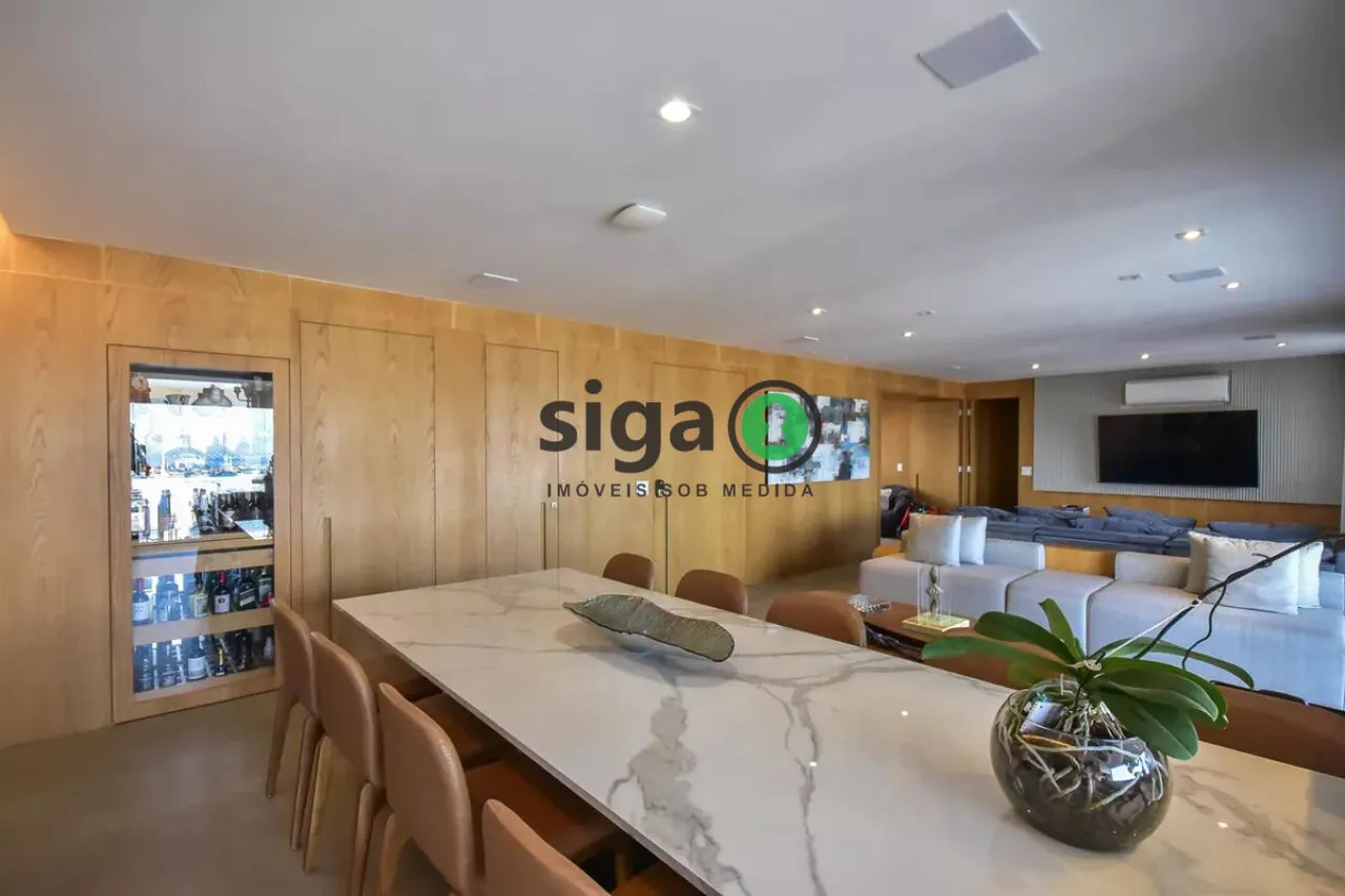 Imagem Apartamento de 223 metros com 3 quartos e 4 vagas