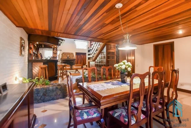 Imagem Casa a venda 05 quartos sendo 03 suítes, no Ahú/São Lourenço em Curitiba Pr