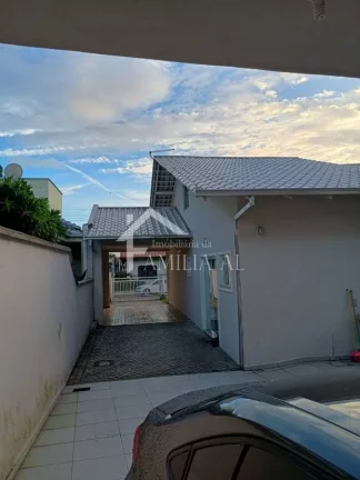 Imagem Casa com 120m² + Sobrado nos Fundos Centro de Pirabeiraba