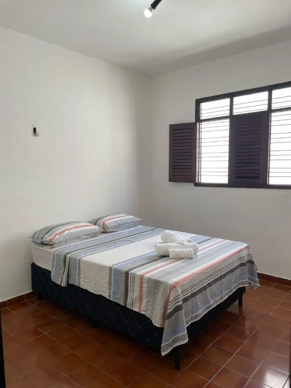 Imagem Casa com 230 m² em Tambaú, João Pessoa: 4 quartos, 3 vagas, churrasqueira e excelente localização próxima à praia.