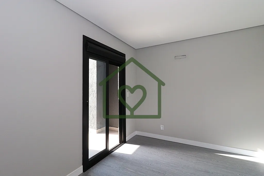 Imagem Sobrado 3 dormitórios, 132 m² 1 SUÍTE COM CLOSET 
1 suíte 
Banheiro social e lavabo térreo 
Pis...