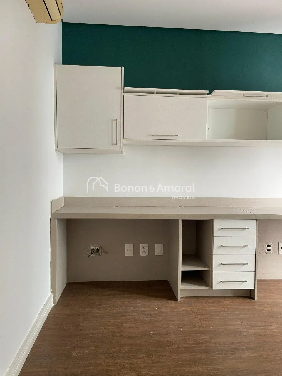 Imagem Casa comercial para venda com salão, 3 salas, elevador, 208 m² no Cambuí