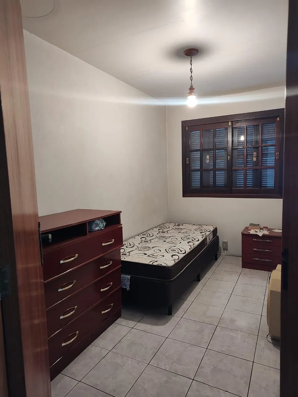 Imagem Casa com 3 dormitórios á venda em Porto Alegre