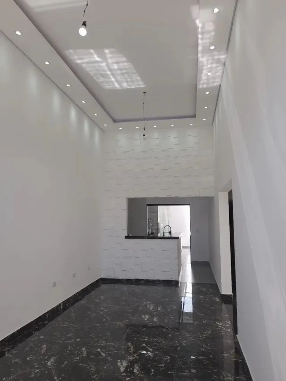 Imagem Casa em Condomínio à Venda em Sorocaba-SP, Bairro Horto Florestal: 3 Quartos, 1 Suíte, 1 Sala, 2 Banheiros, 2 Vagas, 110m².