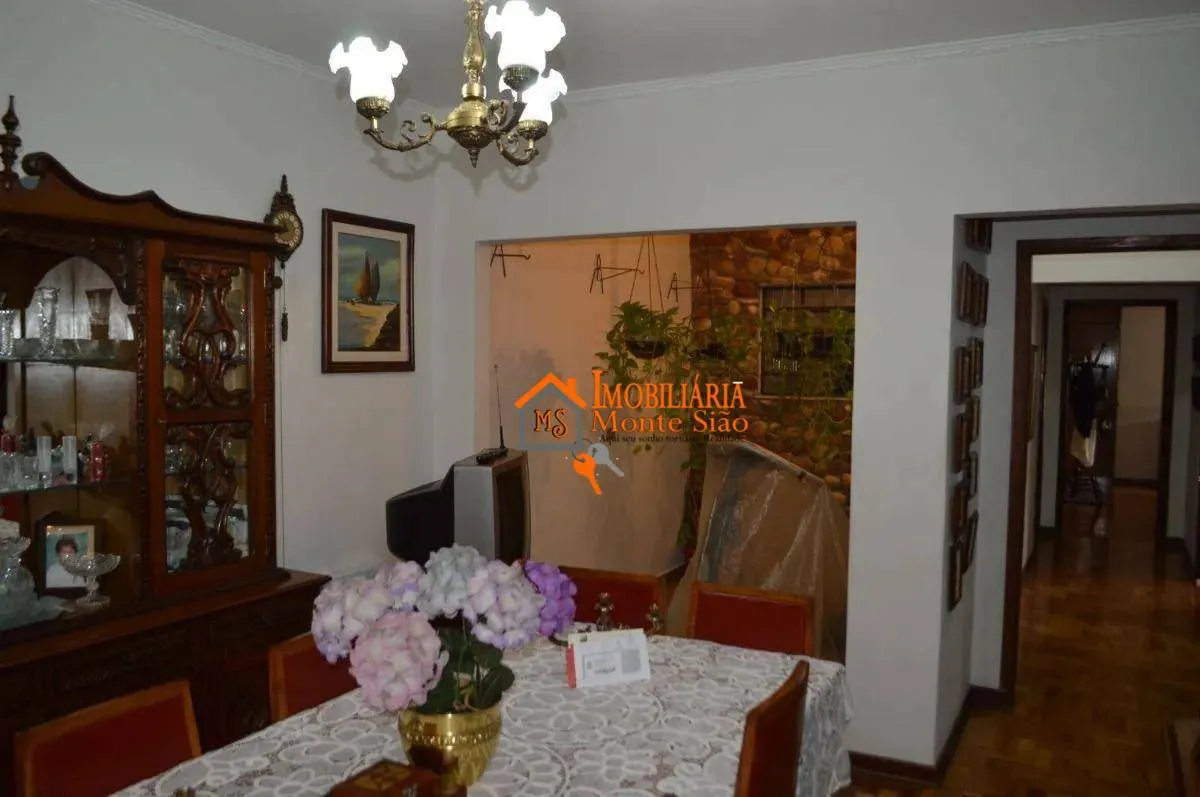 Imagem Casa com 3 dormitórios à venda, 400 m² por R$ 2.769.000,00 - Vila Galvão - Guarulhos/SP
