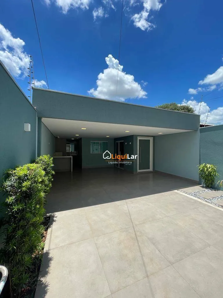 Imagem Casa Moderna no Silvia Regina com 2 Suítes, Espaço Gourmet e Acabamento Impecável