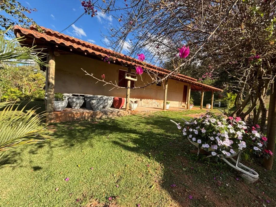 Imagem Sítio à Venda em Entre Rios de Minas/ MG , com 6 hectares (60.000 m²)