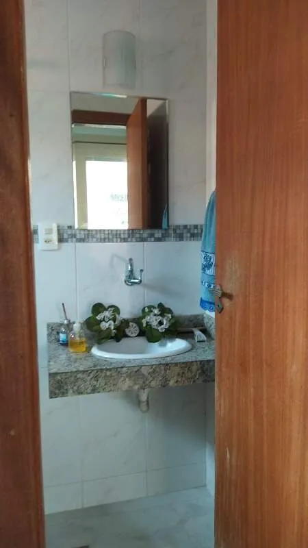 Imagem 3CASAS NO TERRENO+1 CASA DE 3 QUARTOS MUITO AMPLA COM SUÍTE+8VAGAS