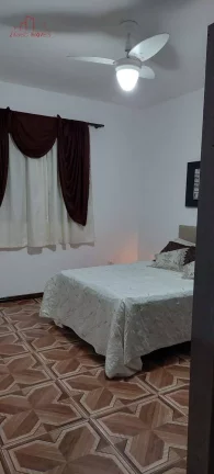 Imagem Belíssima casa a 800m do centro de Embu-Guaçu.