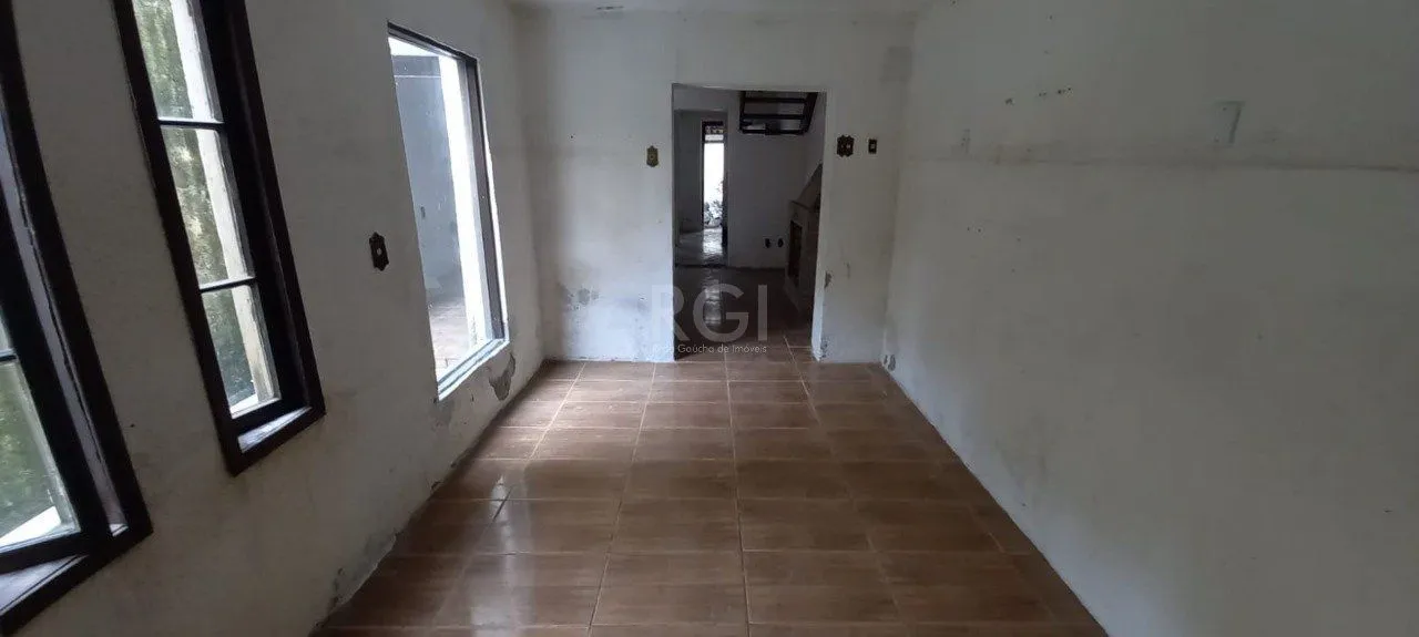 Imagem Sobrado para Venda - 110m², 4 dormitórios, sendo 1 suites, 2 vagas - Floresta