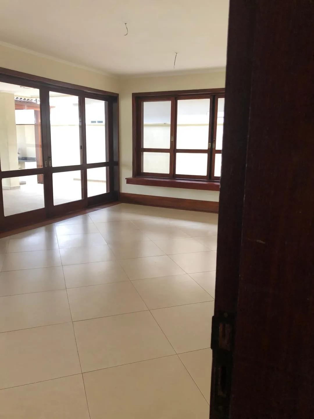 Imagem Casa à venda 3 Quartos, 3 Suites, 4 Vagas, 700M², Nossa Senhora do Perpétuo Socorro, Pindamonhangaba - SP