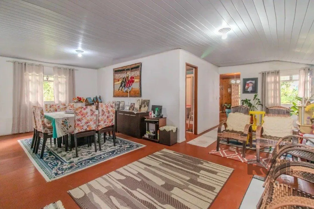 Imagem Casa para Venda - 251m², 5 dormitórios, 3 vagas - Nonoai