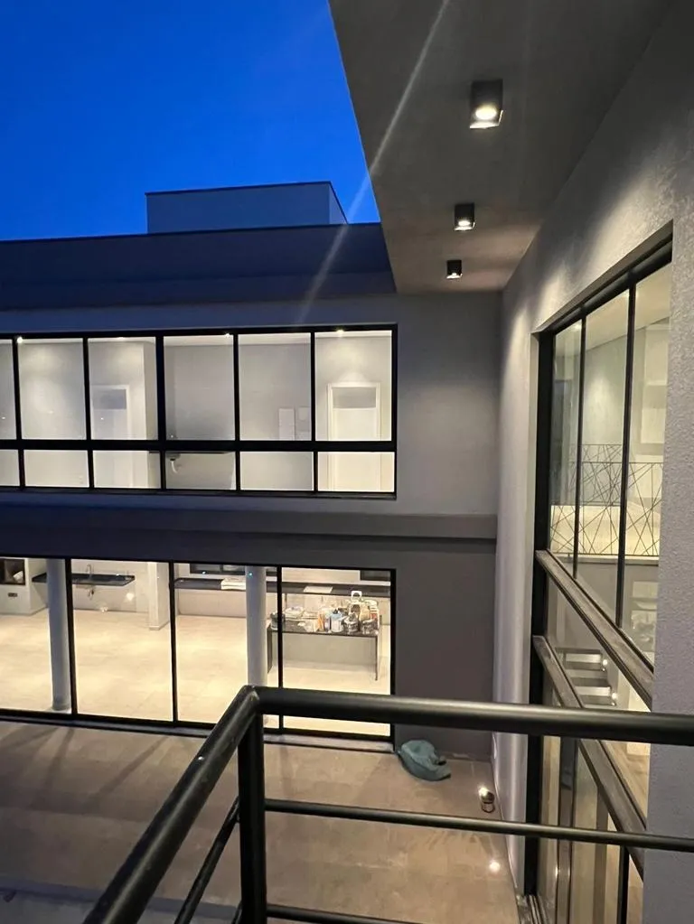 Imagem Casa de alto padrão à venda no Parque Reserva Imperial, Sorocaba, com 4 suítes, 470 m² construídos e terreno de 1.250 m²