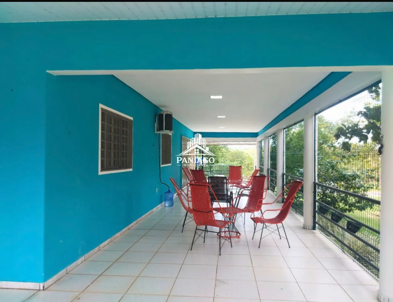 Imagem Chácara Porteira Fechada à Venda Próximo à Cuiabá com Piscina, Rio e Campo Socie