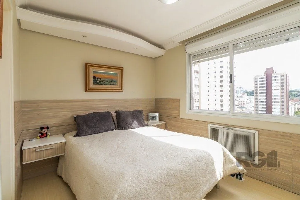 Imagem Apartamento 95m² - semi mobiliado, 3 dormitórios, 1 suíte e 2 vagas no bairro Passo da Areia