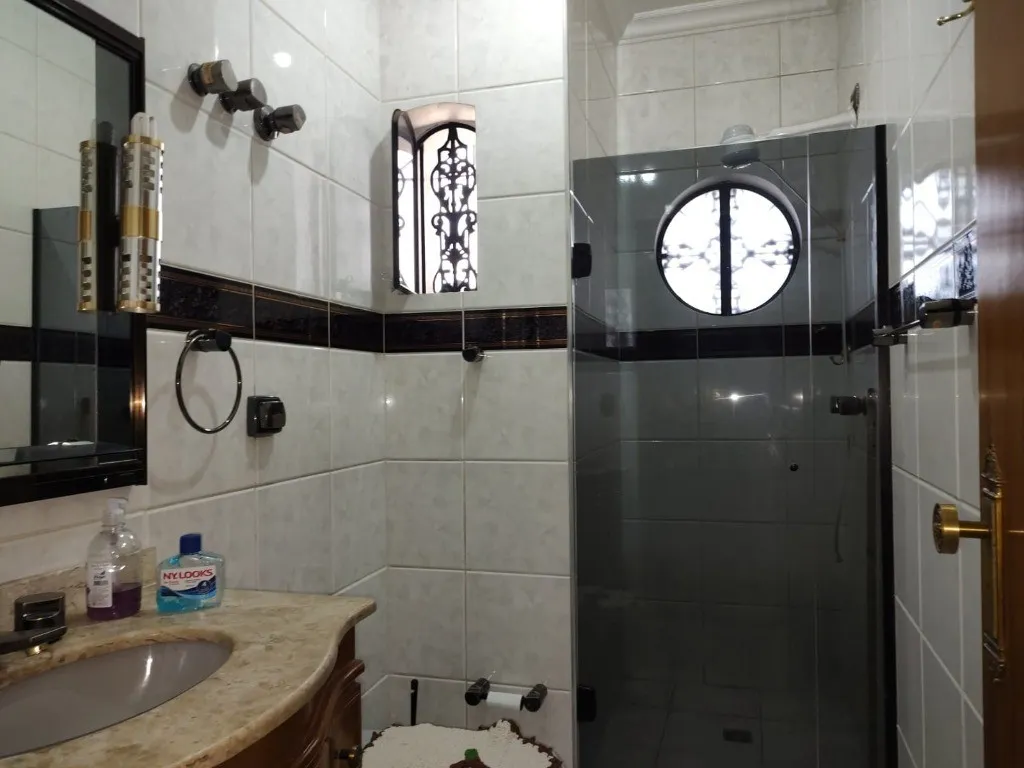 Imagem Imperdível casa à venda em São Paulo-SP, Vila Londrina: 5 quartos, 3 suítes, 7 banheiros, 5 vagas de garagem, 450m².