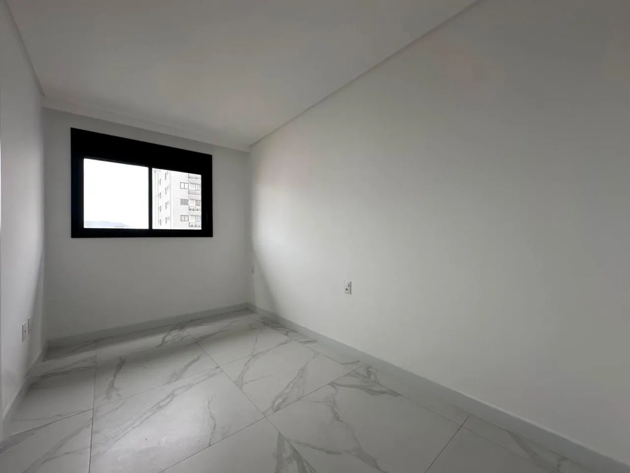 Imagem Apartamento à venda com 692m2 por R$ 950.000,00