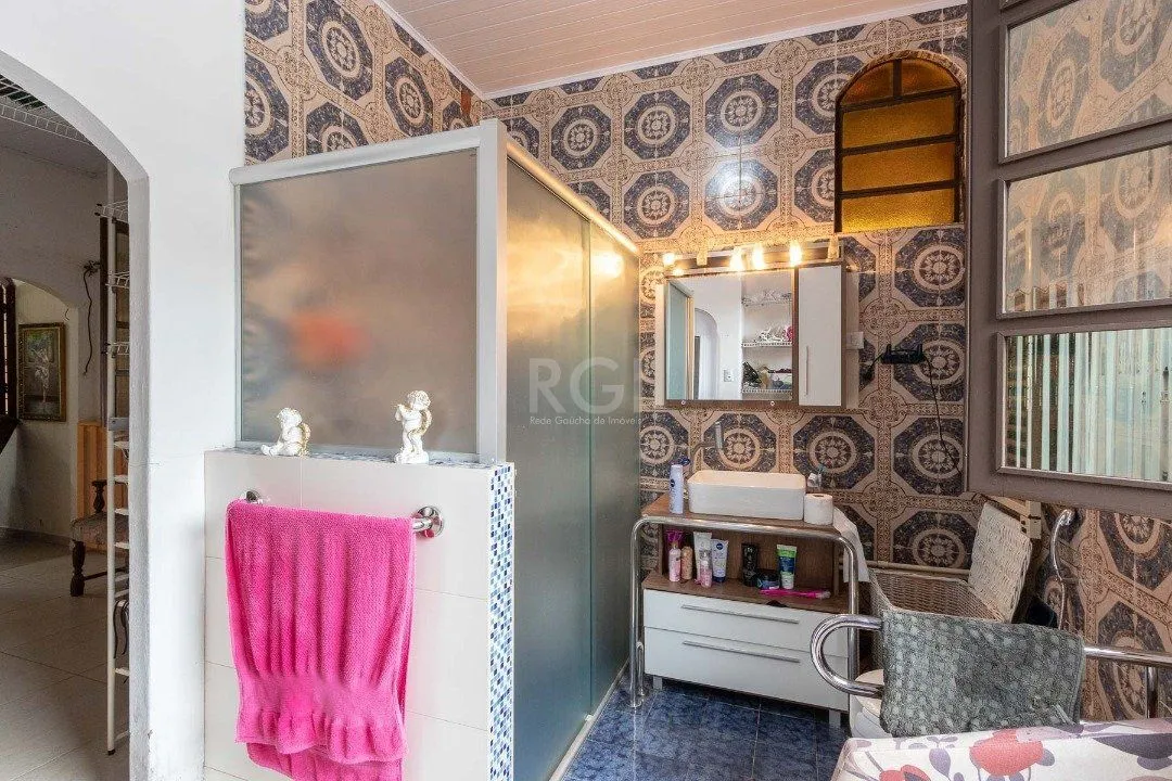 Imagem Casa para Venda - 380m², 3 dormitórios, sendo 1 suites, 3 vagas - Tristeza