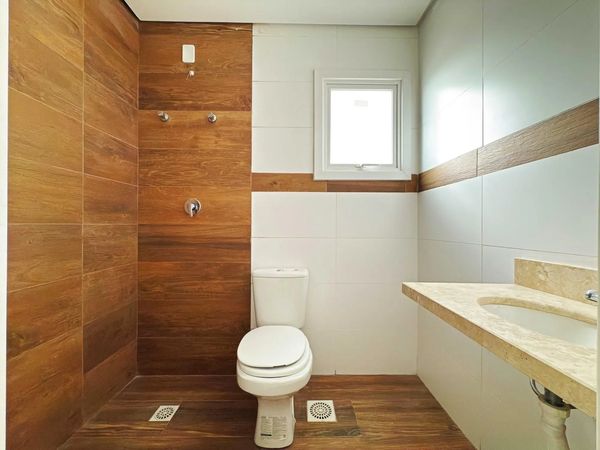 Imagem Vende-se casa em condomínio com 4 dormitórios (2 suítes), 3 vagas - Tristeza