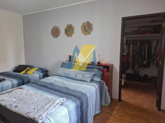 Imagem Sobrado Espaçoso com 300m², 4 Dorms, Edícula e 4 Vagas