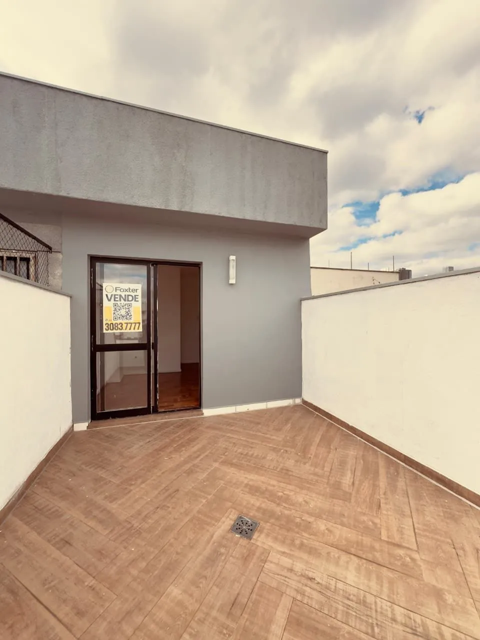 Imagem EXCELENTE SALA COMERCIAL REFORMADA COM TERRAÇO - MONT SERRRAT | PORTO ALEGRE
