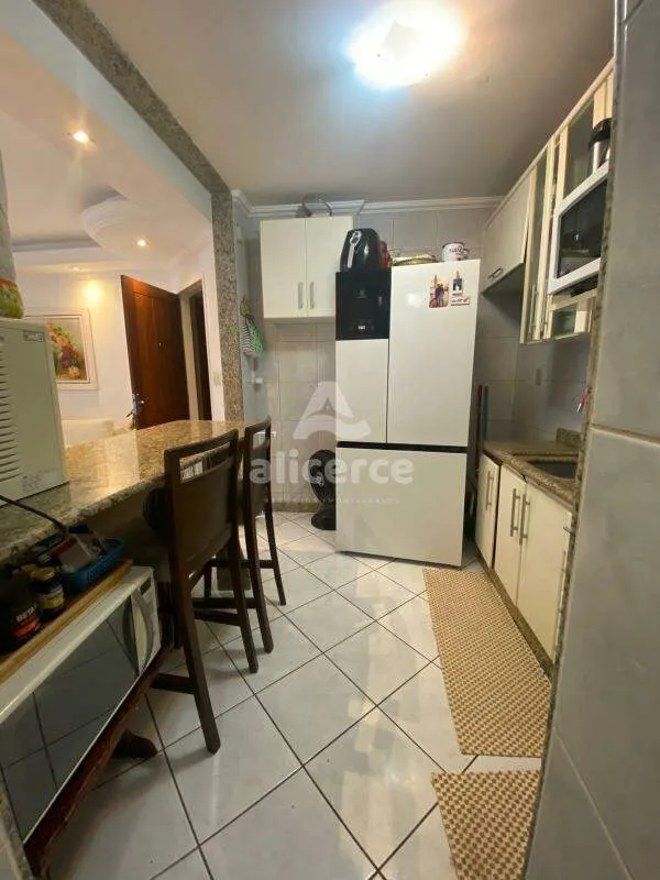 Imagem AP. 2 dormitórios, semi mobiliado, com sacada, elevador e piscina em Barreiros - São José - SC
